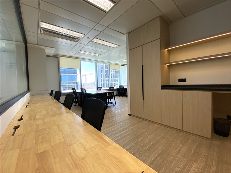 东航滨江中心MUspace出租12人间带窗户现房